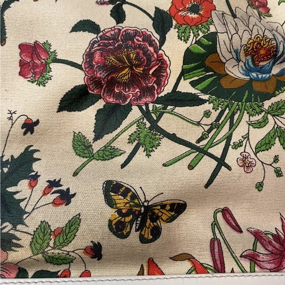 Gucci Vintage Flora White Leather Drawstring Bag-Authenticated - Picture 13 of 15